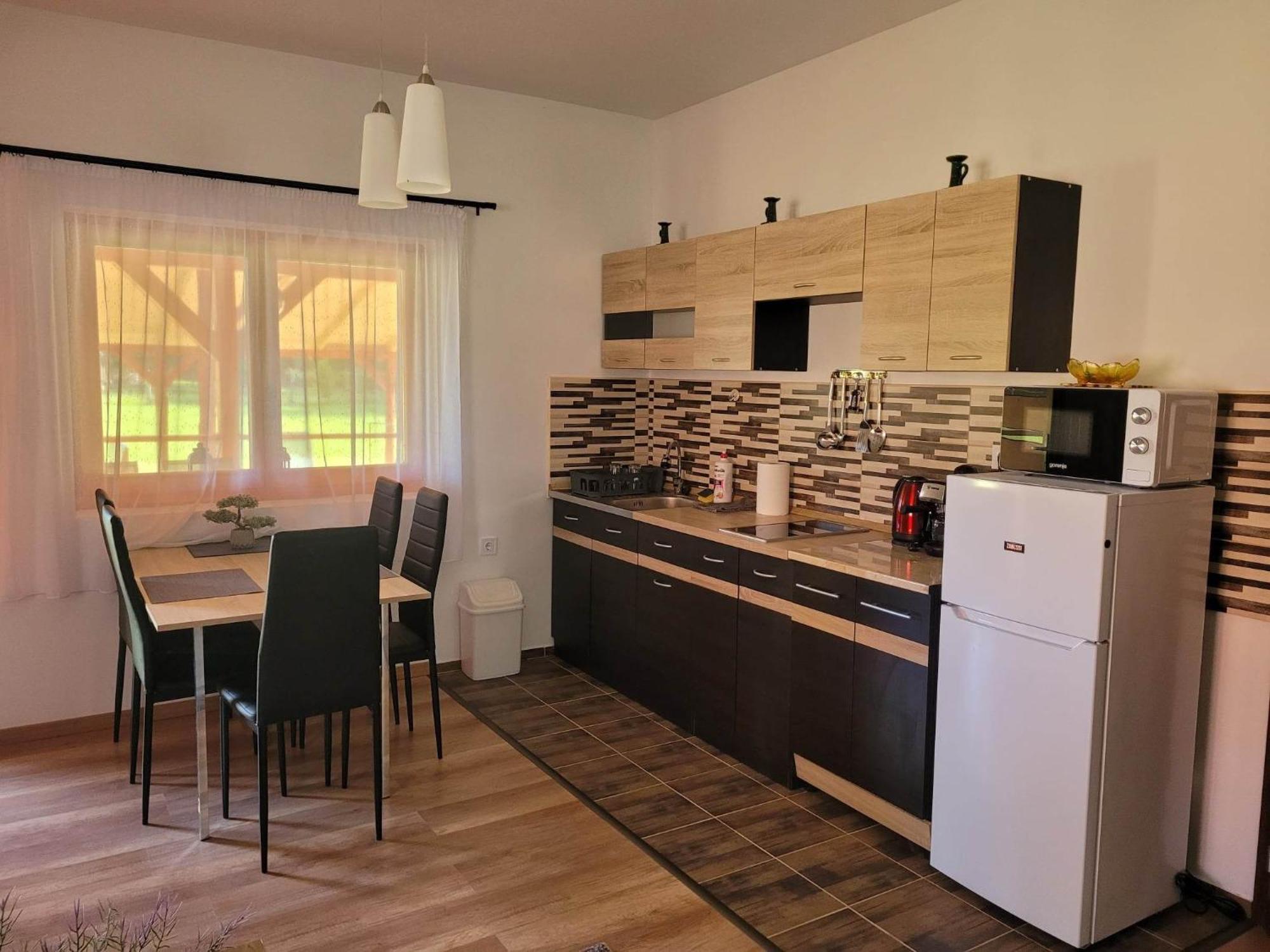 Toelgyfa Vendeghazak Appartement *